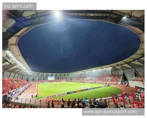 足球先锋fm953带你领略绿茵场上的激情与荣耀尽在每周精彩赛事直播中